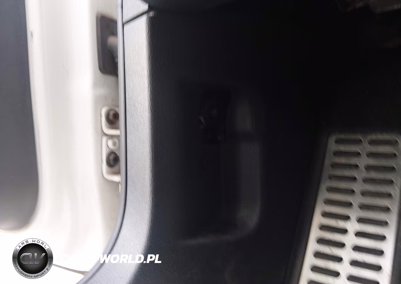 2011 Volkswagen Gti 2-Door VIN:WVWFD7AJ1BW163951 - 12