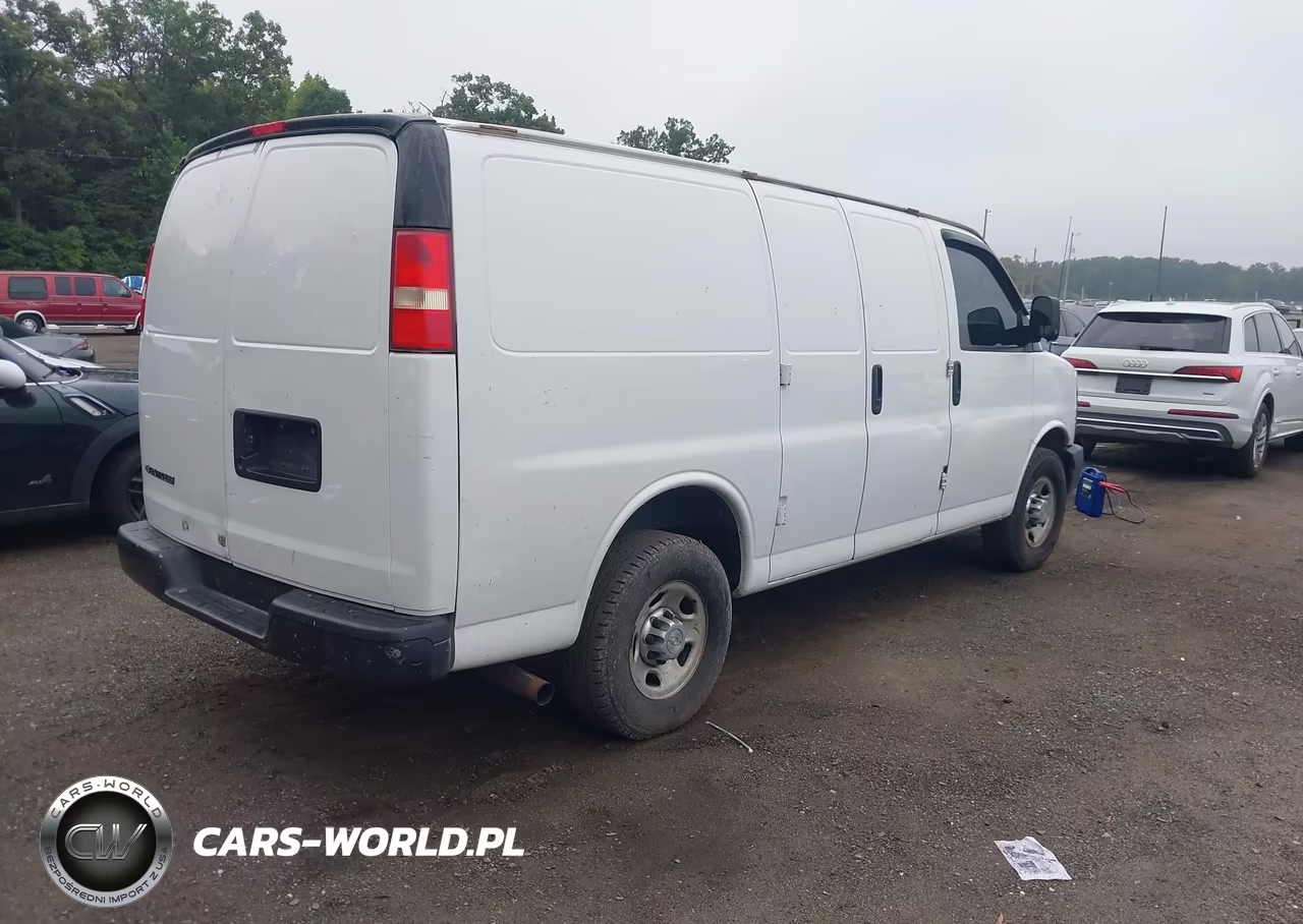 2013 Chevrolet Express 2500 Work Van VIN:1GCWGFBA9D1121916 - 4