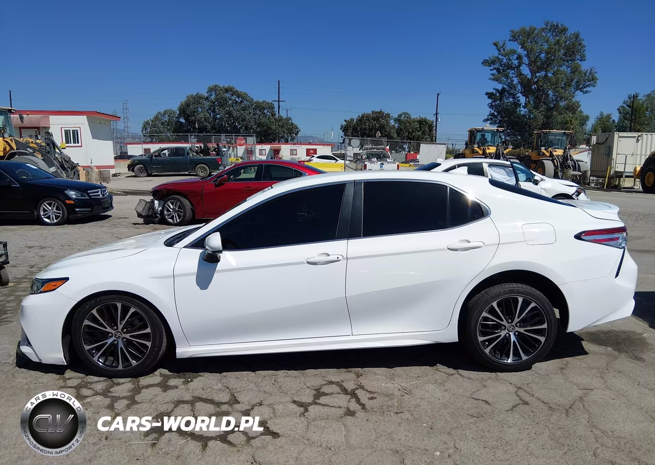 2020 Toyota Camry Se VIN:4T1G11AK0LU957268 - 14