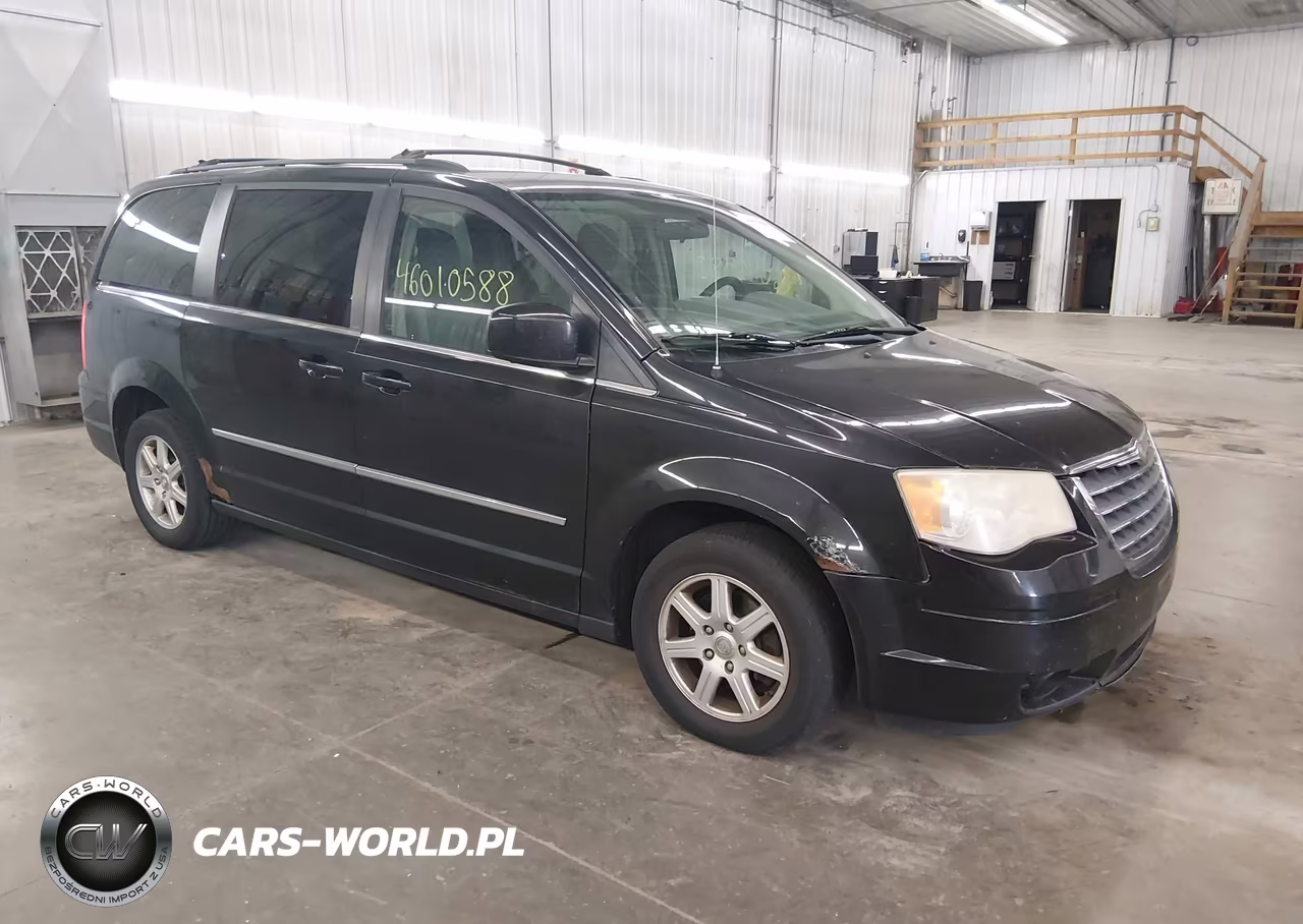 2010 Chrysler Town & Country Touring – zdjęcie 1 z 11