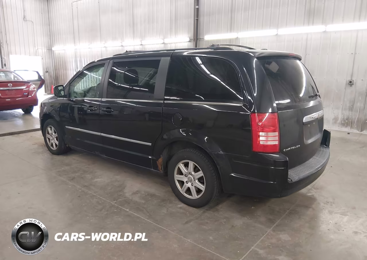 2010 Chrysler Town & Country Touring VIN:2A4RR5D12AR285587 - 3