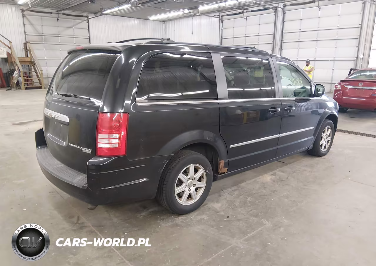 2010 Chrysler Town & Country Touring VIN:2A4RR5D12AR285587 - 4
