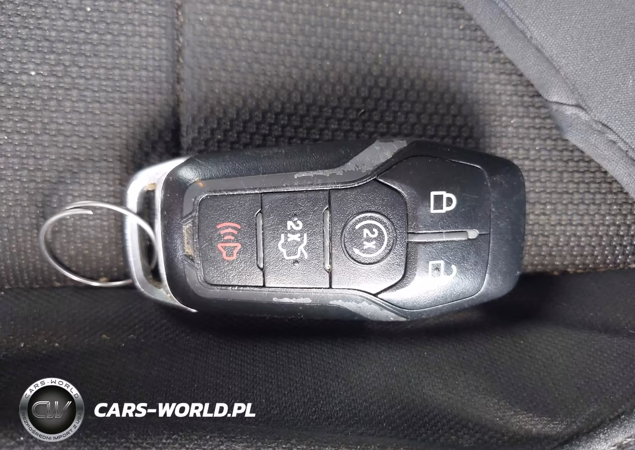 2015 Ford Mustang V6 VIN:1FA6P8AM5F5361005 - 11