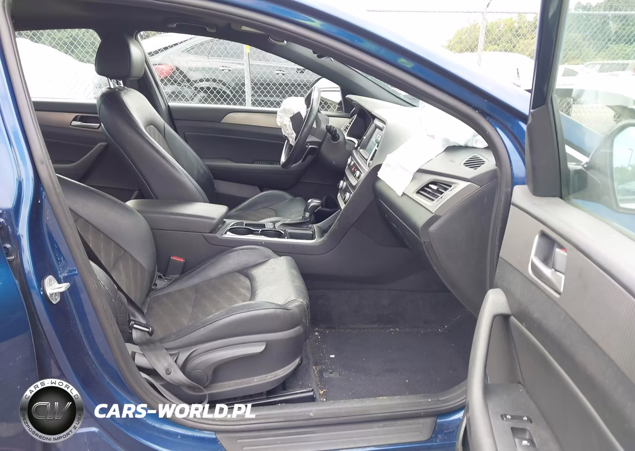 2018 Hyundai Sonata Sport+ VIN:5NPE34AF2JH709640 - 5
