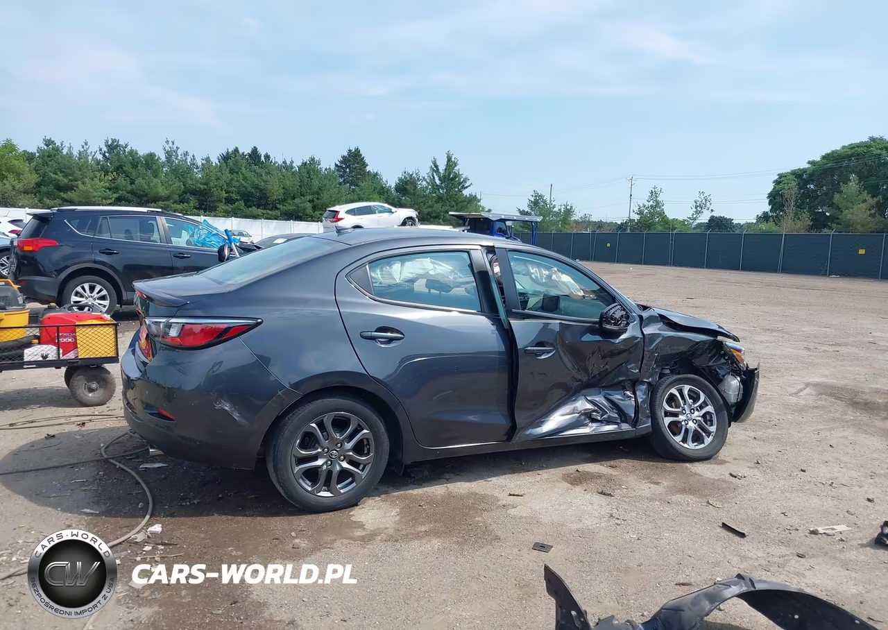 2019 Toyota Yaris Le VIN:3MYDLBYV4KY526288 - 13