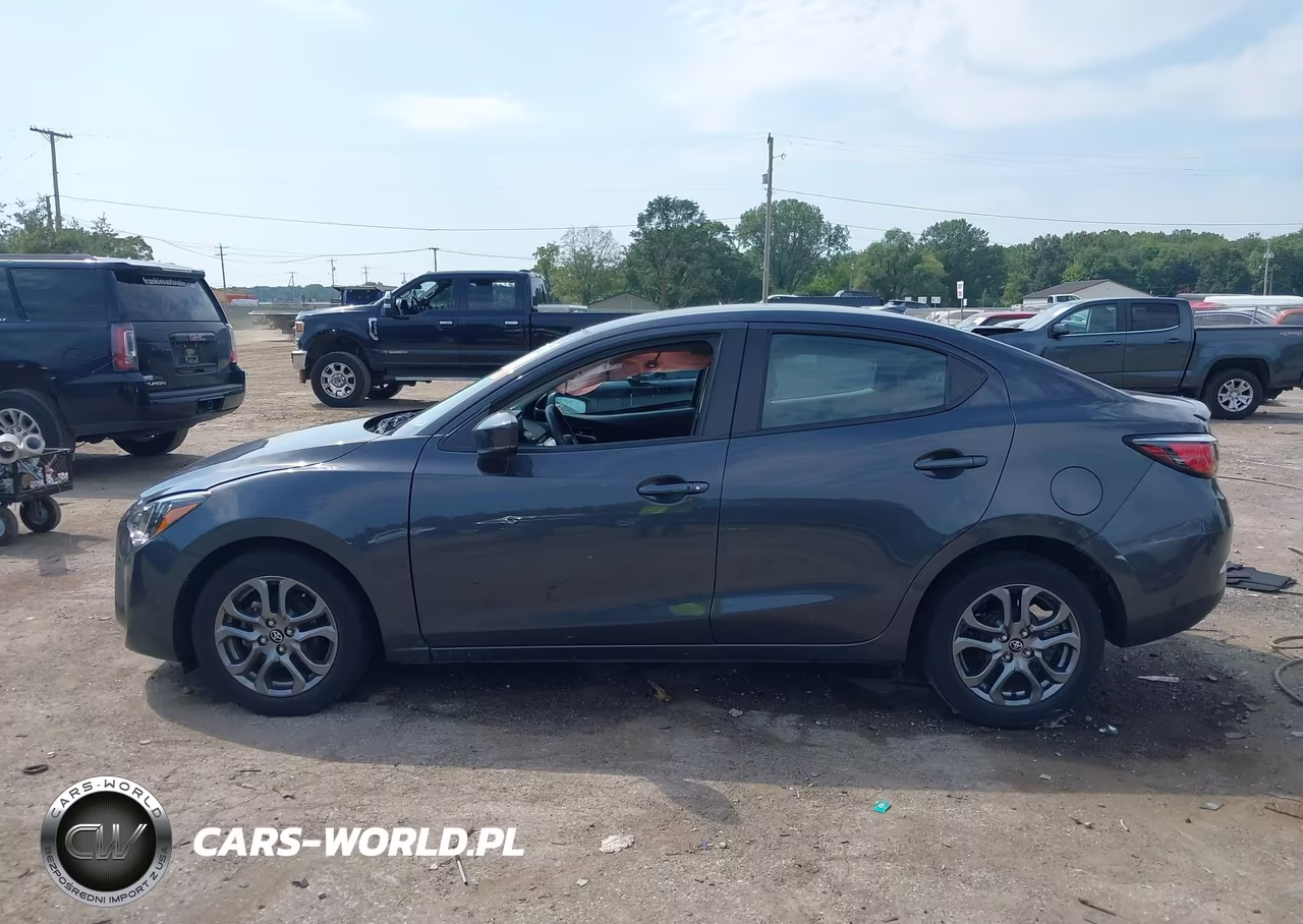 2019 Toyota Yaris Le VIN:3MYDLBYV4KY526288 - 14