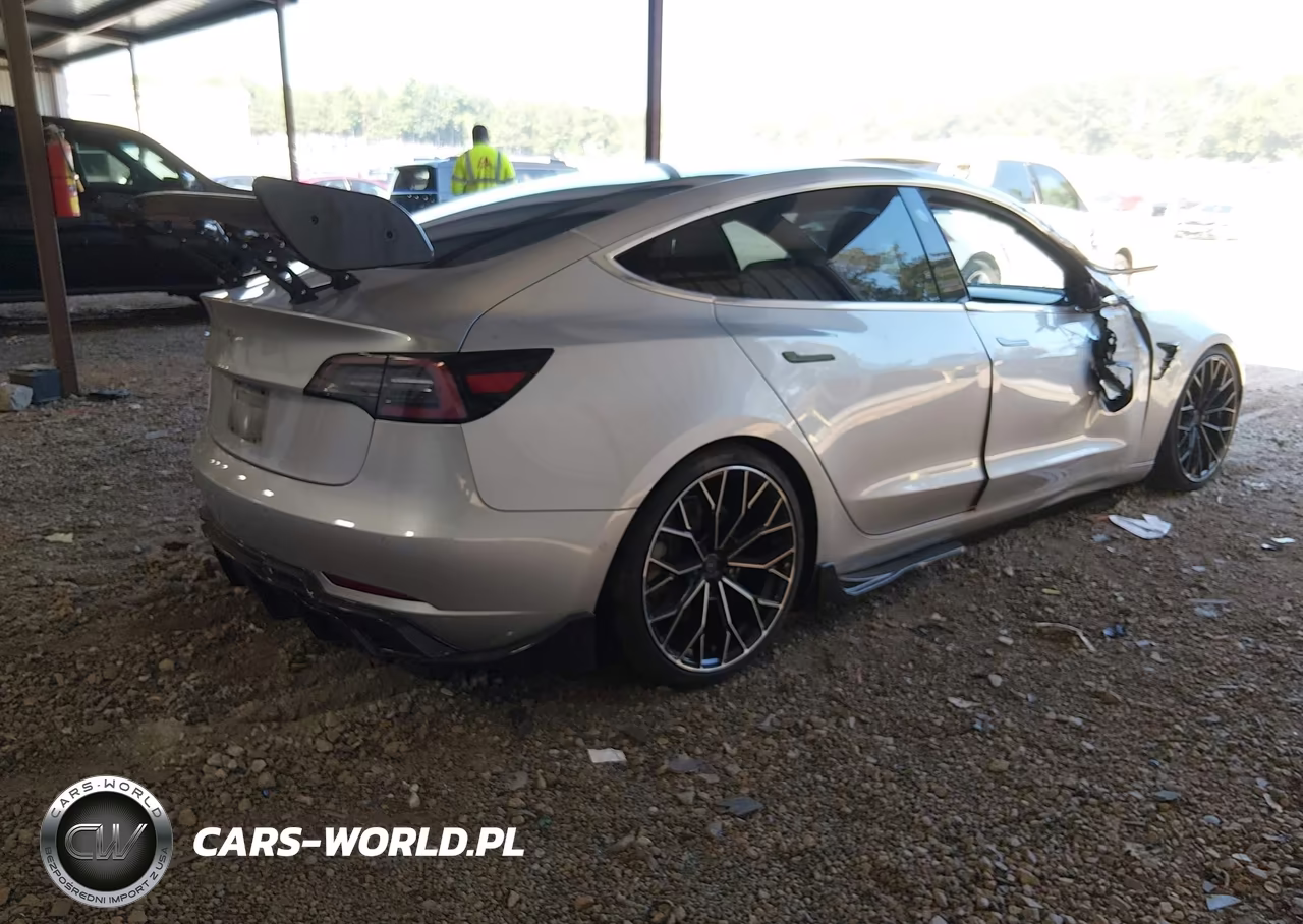 2018 Tesla Model 3 Long Range-Mid Range VIN:5YJ3E1EA9JF016576 - 4