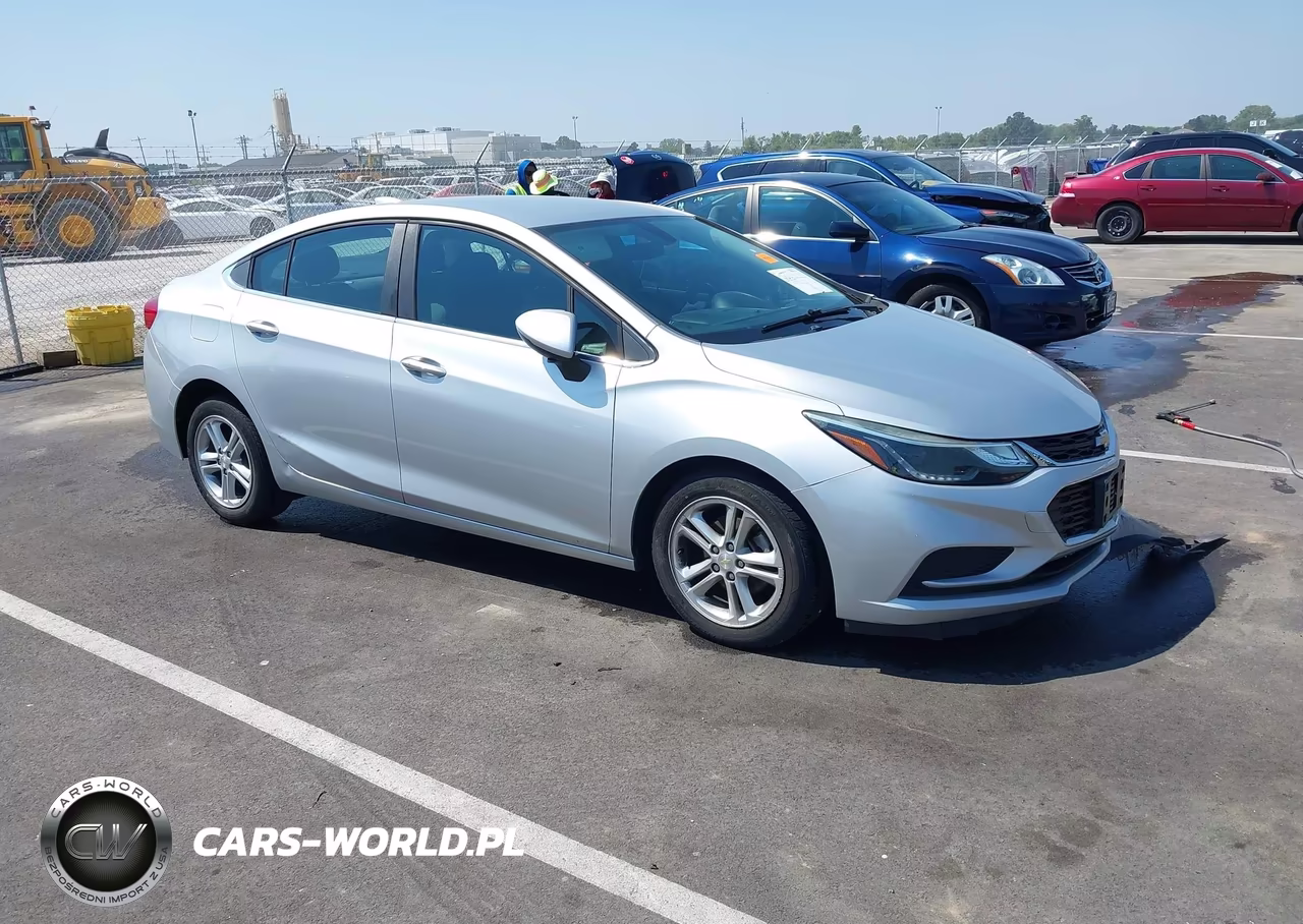 2017 Chevrolet Cruze Lt Auto VIN:1G1BE5SM2H7206021 - 1