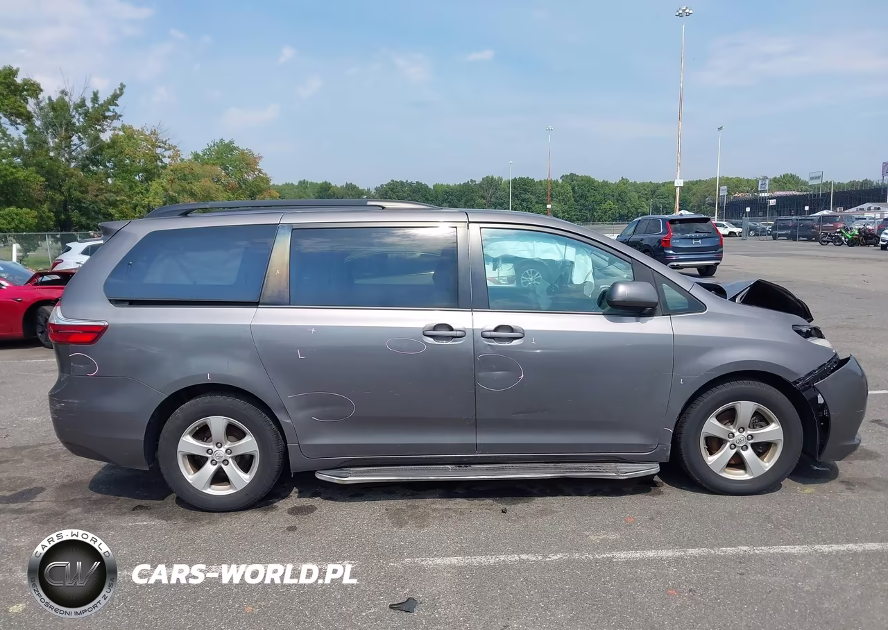 2017 Toyota Sienna Le 8 Passenger VIN:5TDKZ3DC2HS874346 - 13