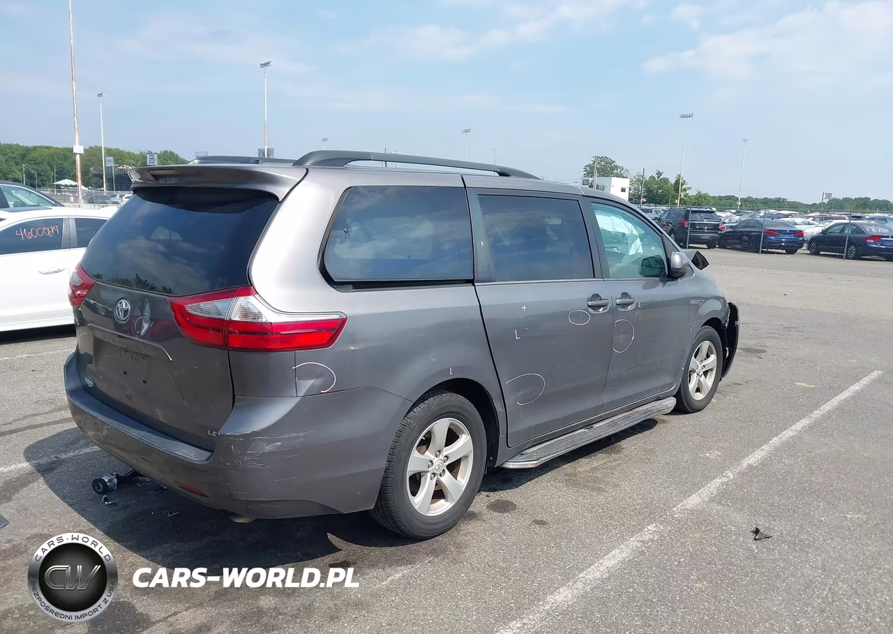 2017 Toyota Sienna Le 8 Passenger VIN:5TDKZ3DC2HS874346 - 4