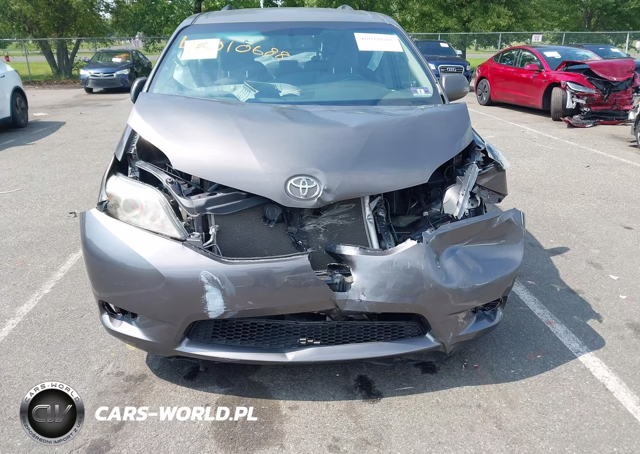 2017 Toyota Sienna Le 8 Passenger VIN:5TDKZ3DC2HS874346 - 6