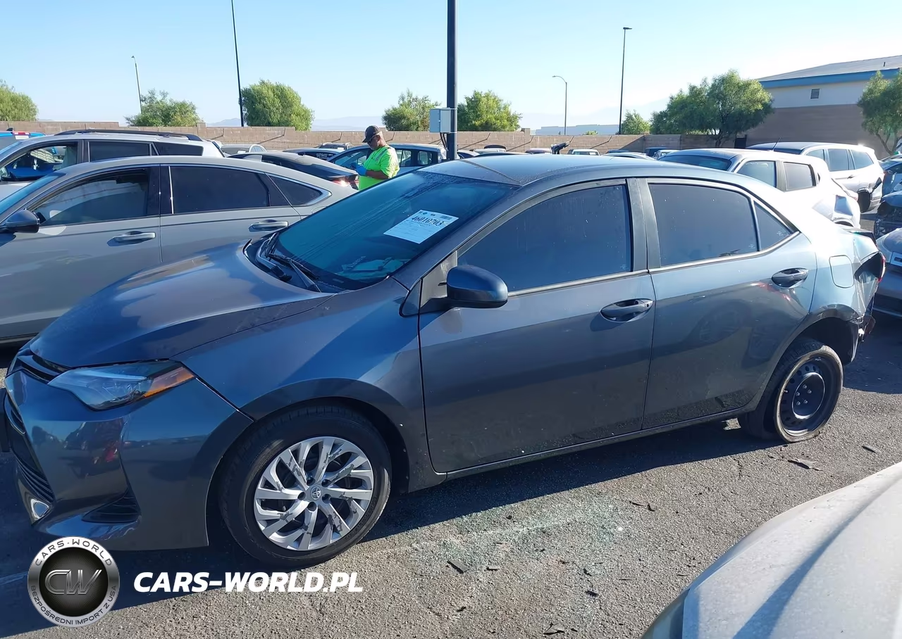 2018 Toyota Corolla Le VIN:2T1BURHE4JC119467 - 14