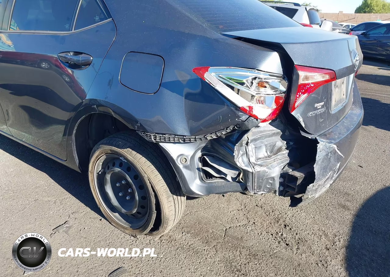 2018 Toyota Corolla Le VIN:2T1BURHE4JC119467 - 6
