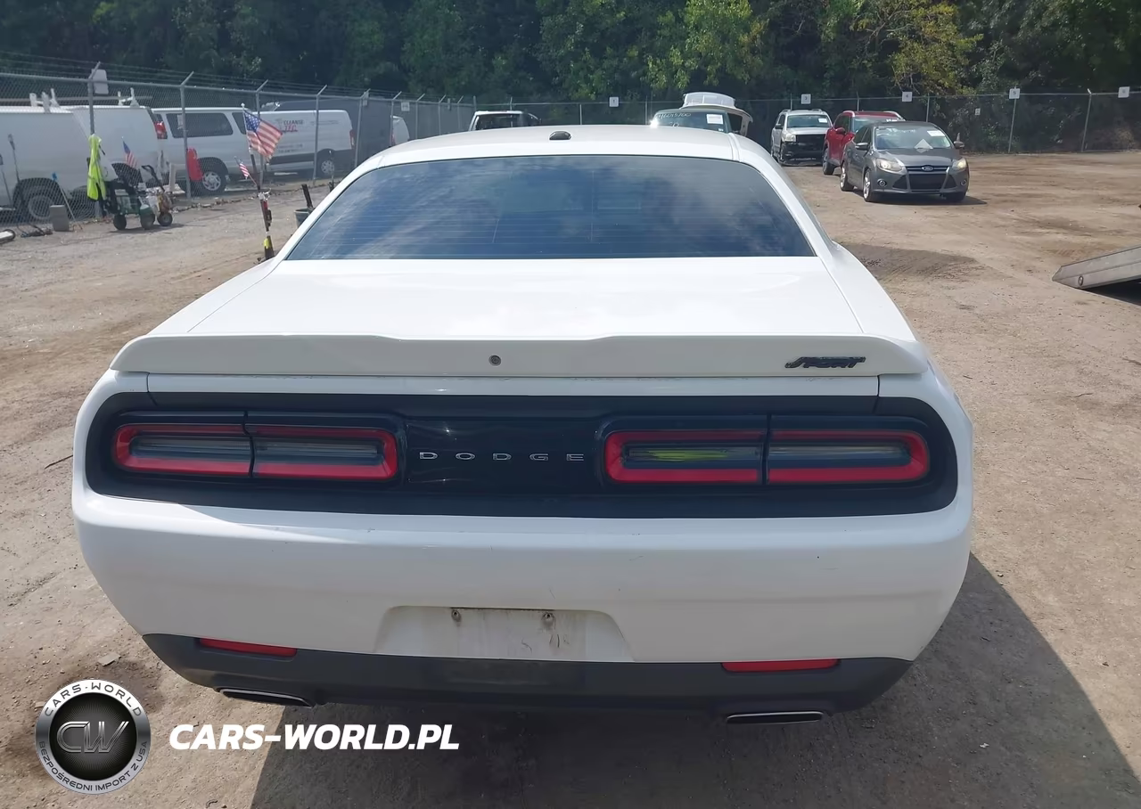 2019 Dodge Challenger Sxt VIN:2C3CDZAG3KH701748 - 16