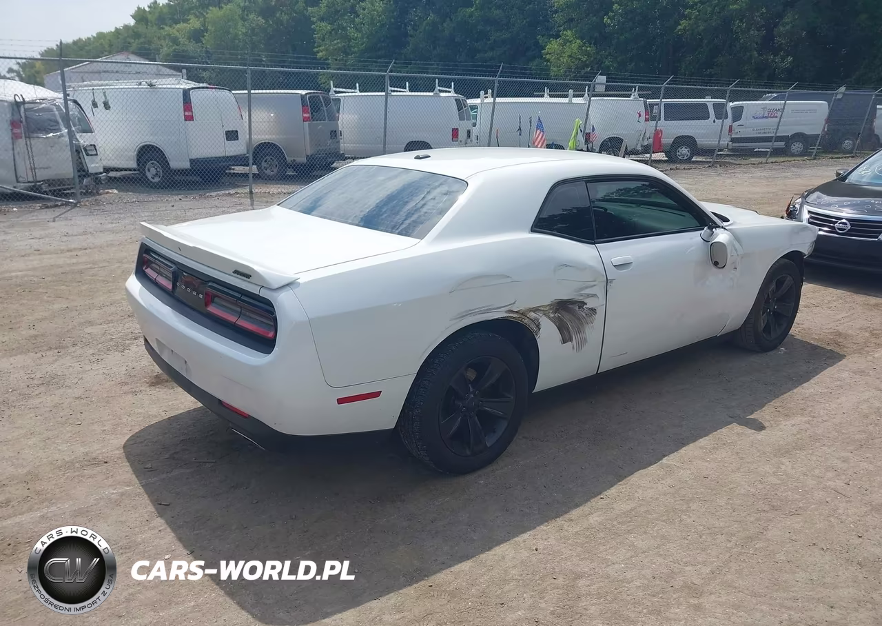 2019 Dodge Challenger Sxt VIN:2C3CDZAG3KH701748 - 4