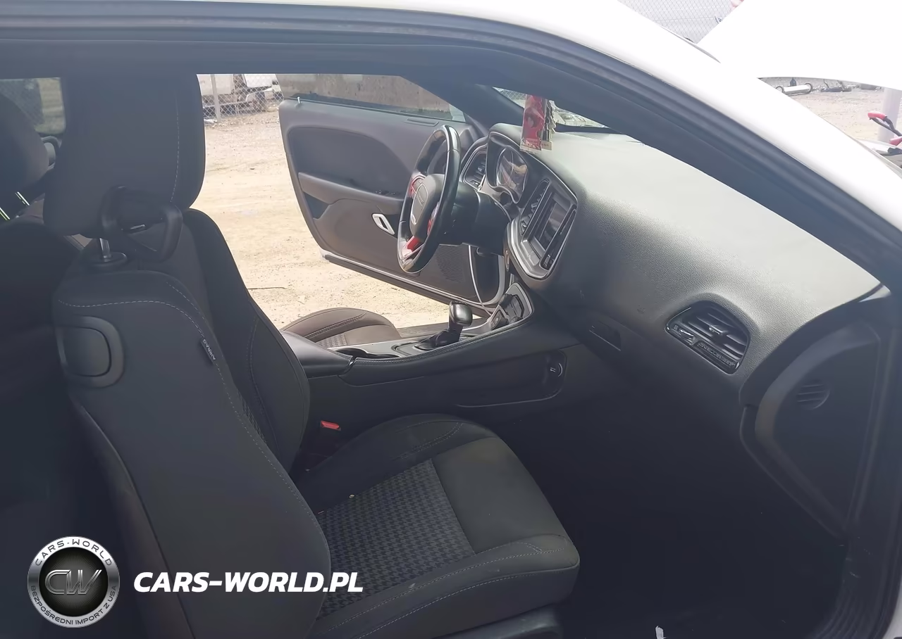 2019 Dodge Challenger Sxt VIN:2C3CDZAG3KH701748 - 5
