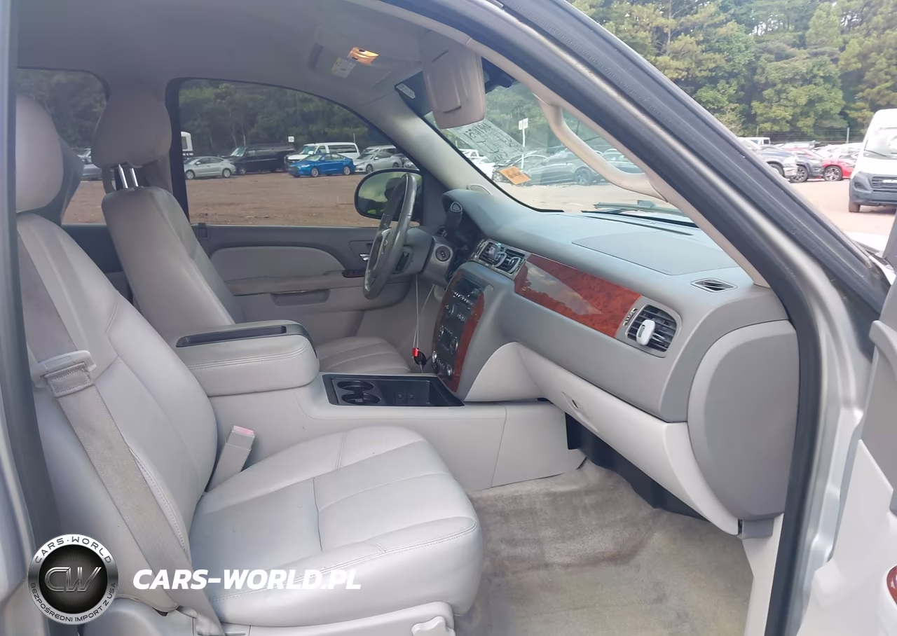 2014 Chevrolet Tahoe Lt VIN:1GNSCBE09ER248066 - 5