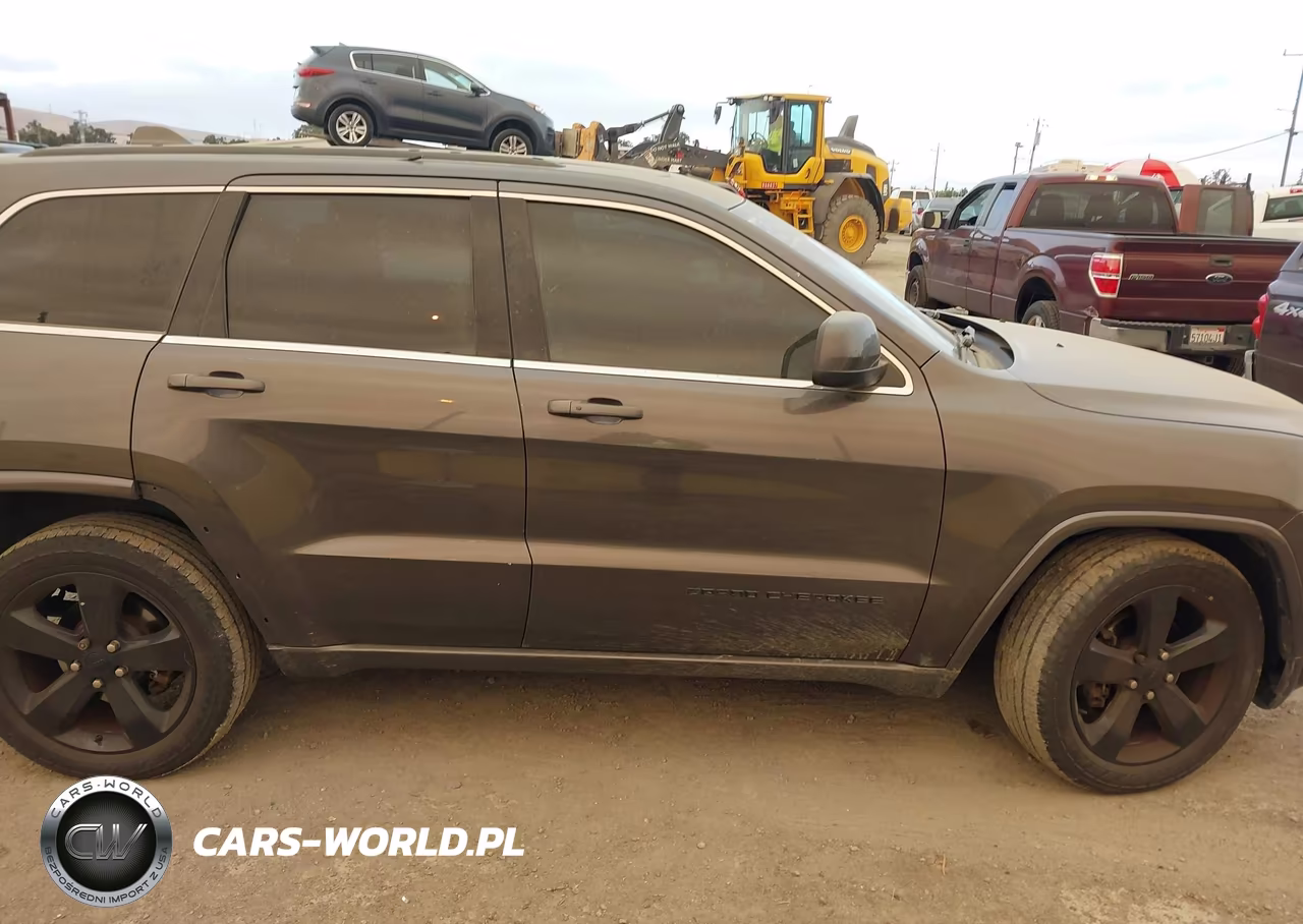2015 Jeep Grand Cherokee Altitude VIN:1C4RJFAG7FC684006 - 13