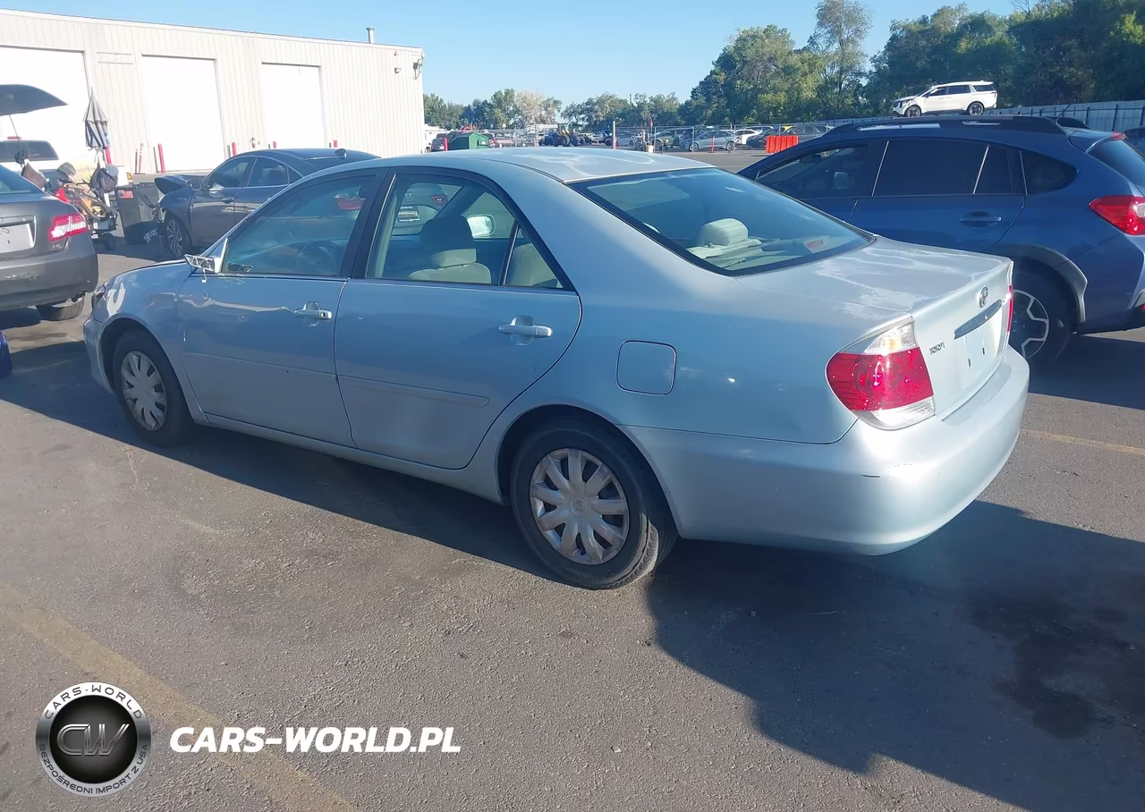 2005 Toyota Camry Le VIN:4T1BE32K75U528012 - 3
