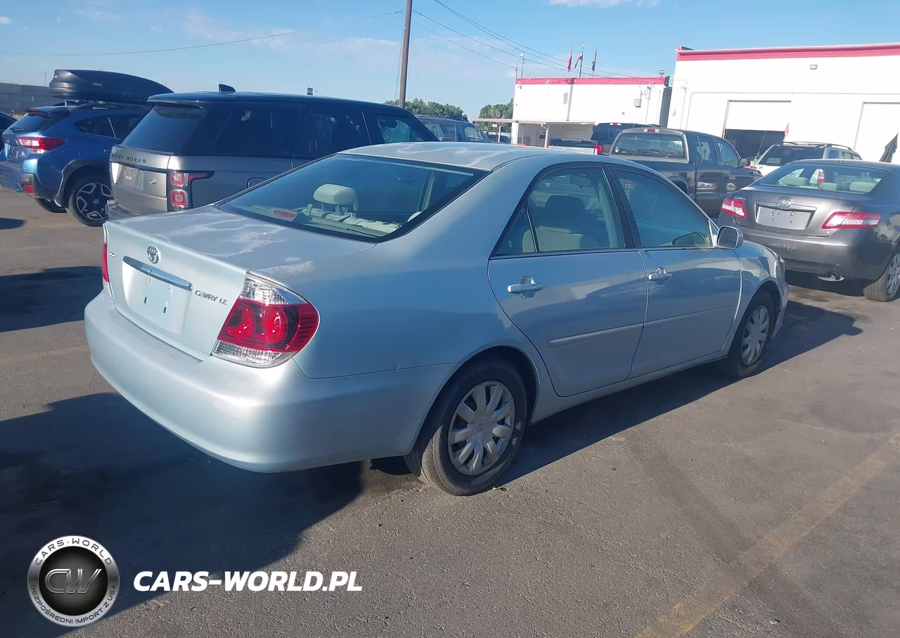 2005 Toyota Camry Le VIN:4T1BE32K75U528012 - 4