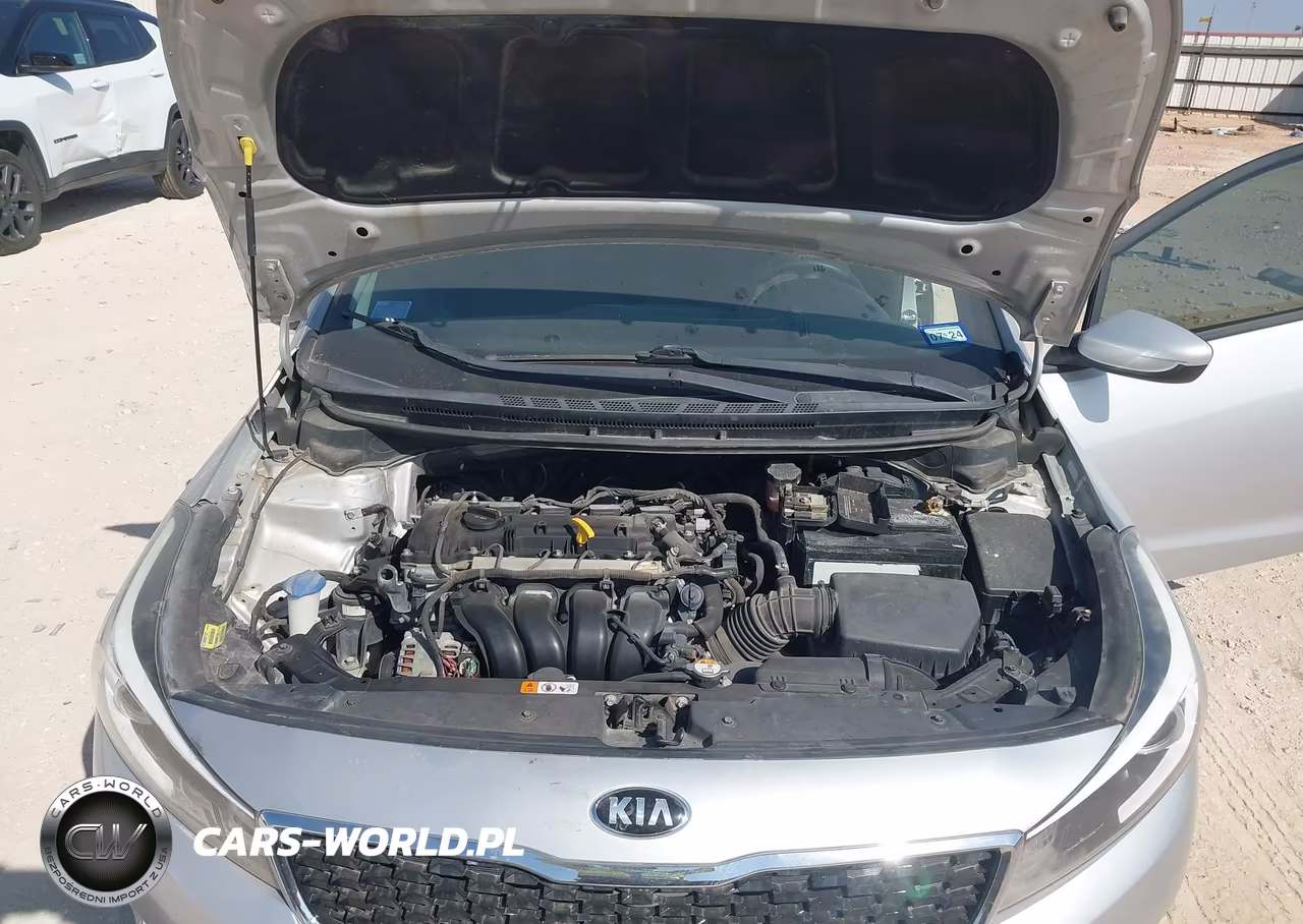 2018 Kia Forte Lx VIN:3KPFK4A79JE180272 - 10