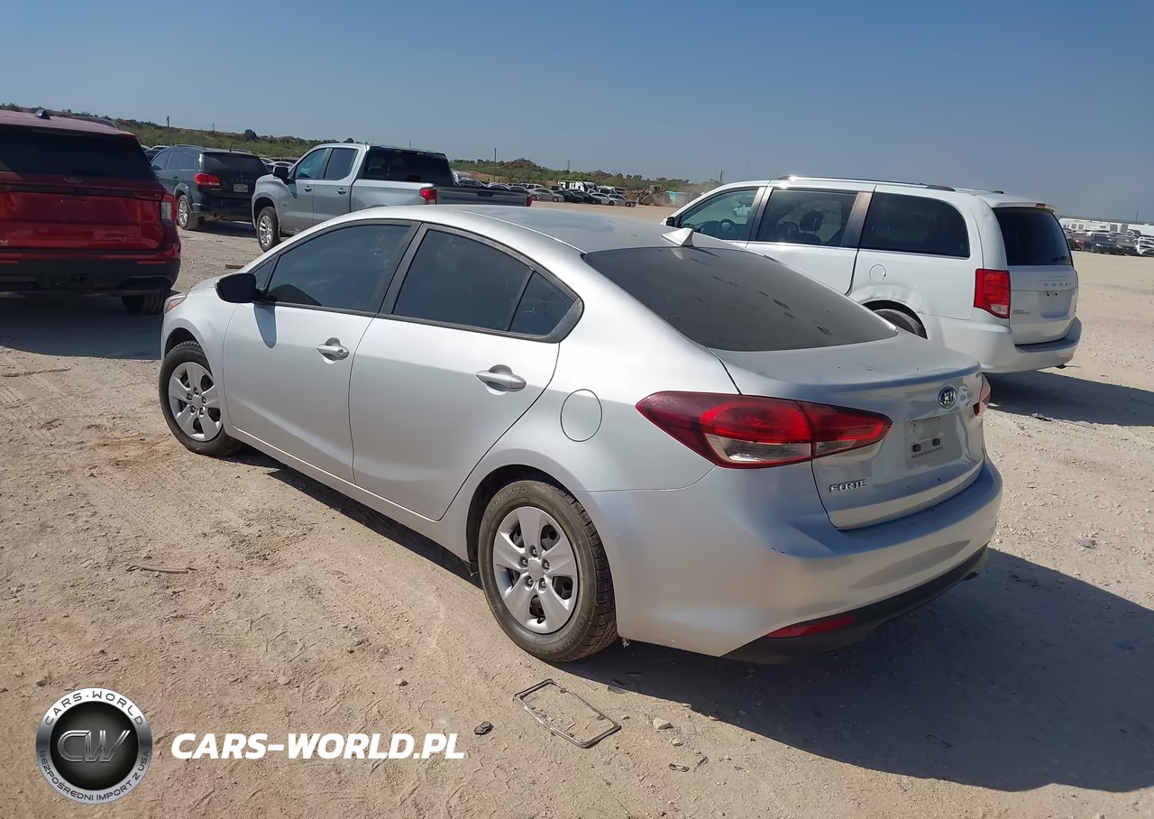 2018 Kia Forte Lx VIN:3KPFK4A79JE180272 - 3