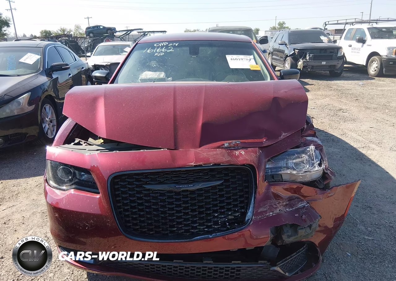 2020 Chrysler 300 Touring VIN:2C3CCAAG9LH245955 - 13