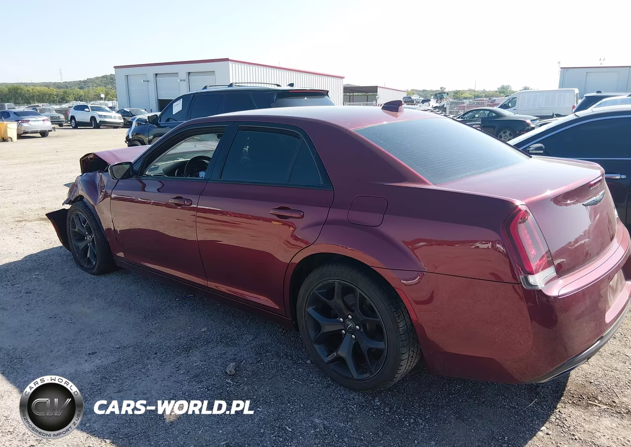 2020 Chrysler 300 Touring VIN:2C3CCAAG9LH245955 - 15