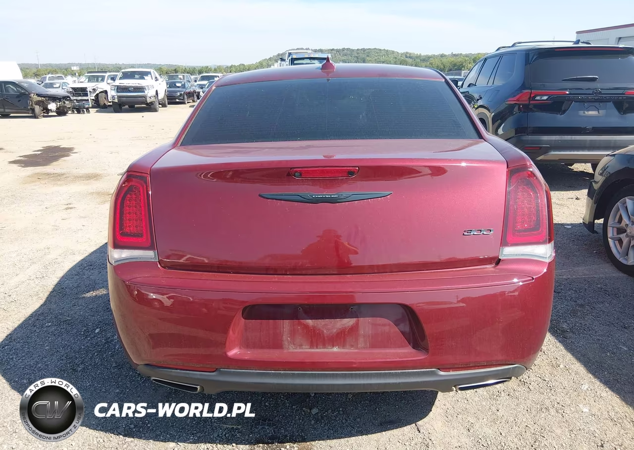 2020 Chrysler 300 Touring VIN:2C3CCAAG9LH245955 - 17