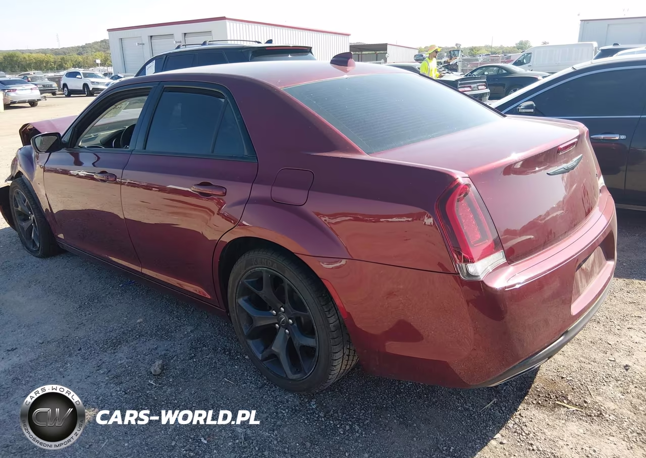 2020 Chrysler 300 Touring VIN:2C3CCAAG9LH245955 - 3