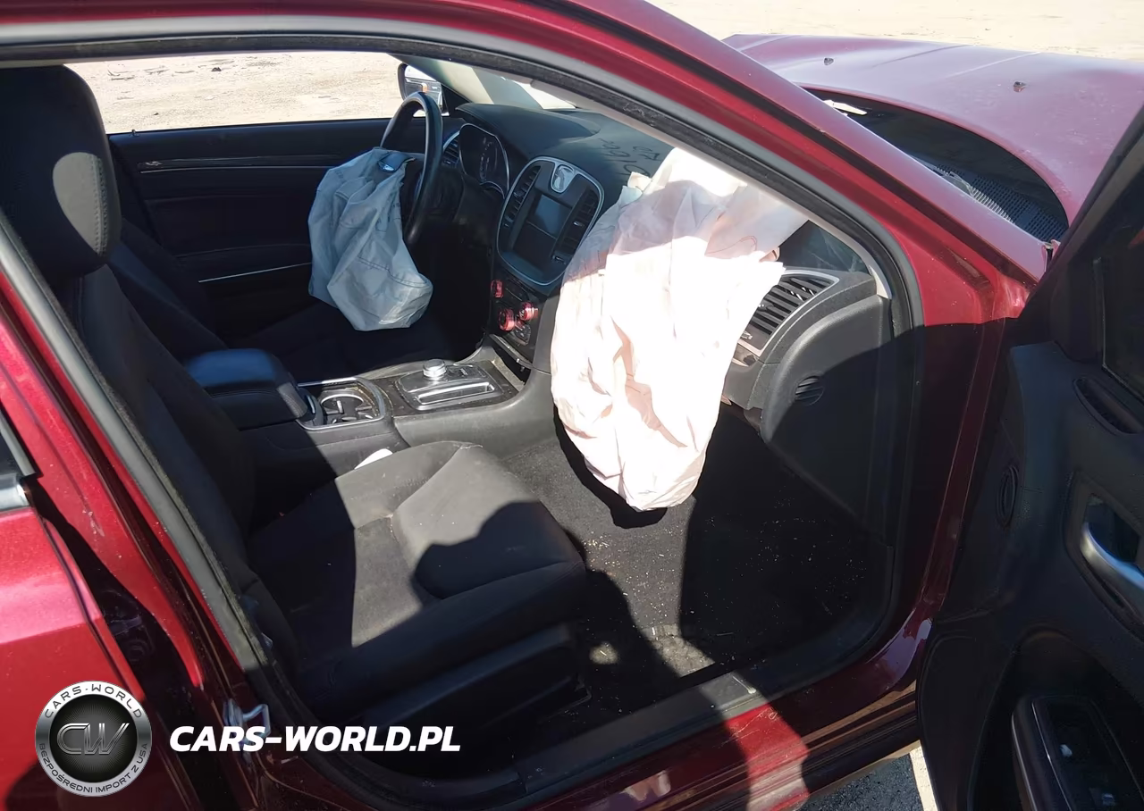 2020 Chrysler 300 Touring VIN:2C3CCAAG9LH245955 - 5