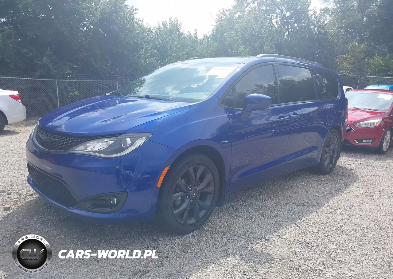2020 Chrysler Pacifica Touring VIN:2C4RC1FG1LR110431 - 2