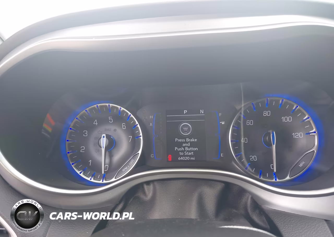 2020 Chrysler Pacifica Touring VIN:2C4RC1FG1LR110431 - 7