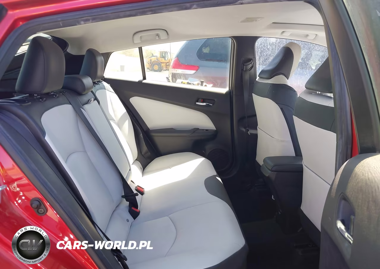 2016 Toyota Prius Four VIN:JTDKARFU0G3525122 - 8