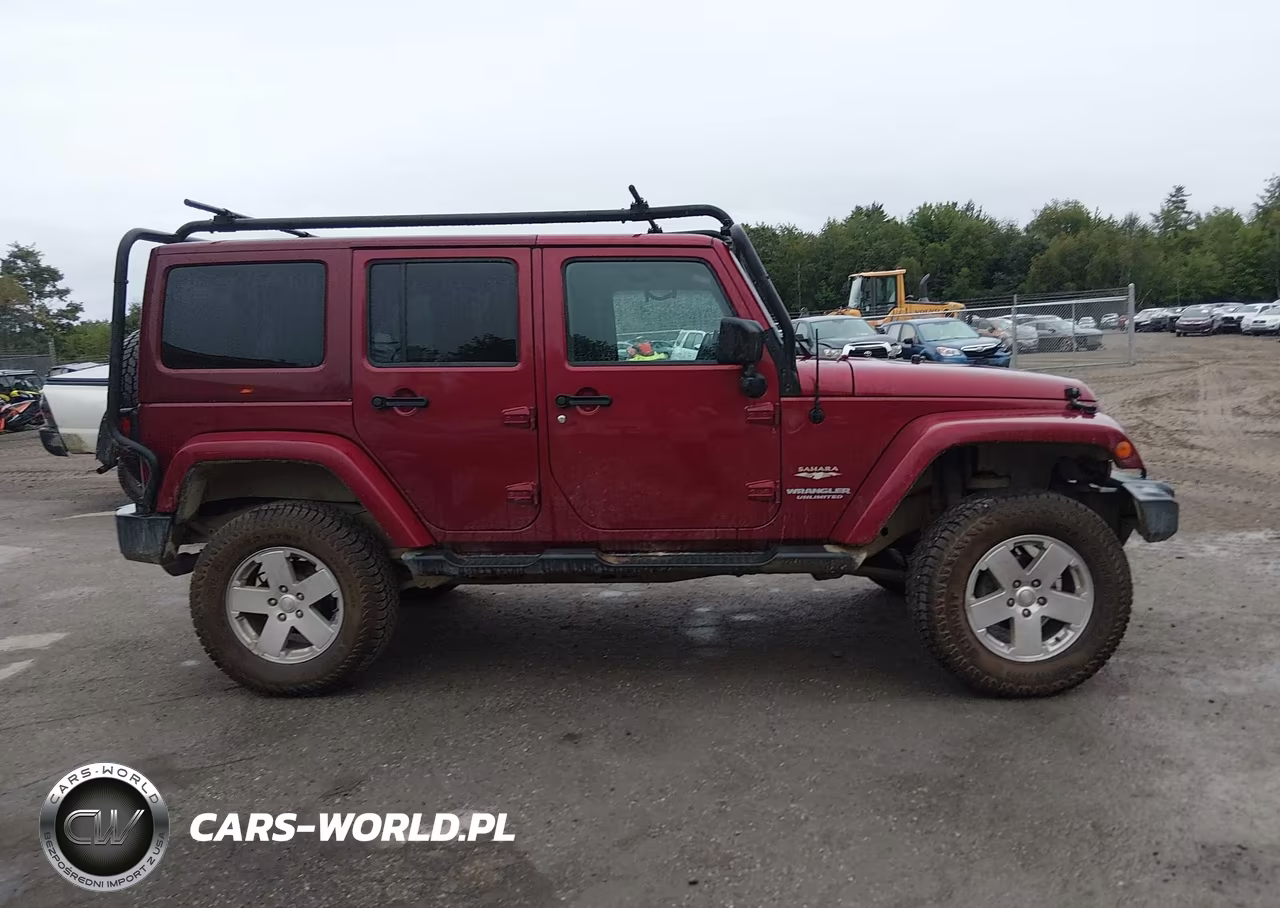 2012 Jeep Wrangler Unlimited Sahara VIN:1C4BJWEG1CL197505 - 13