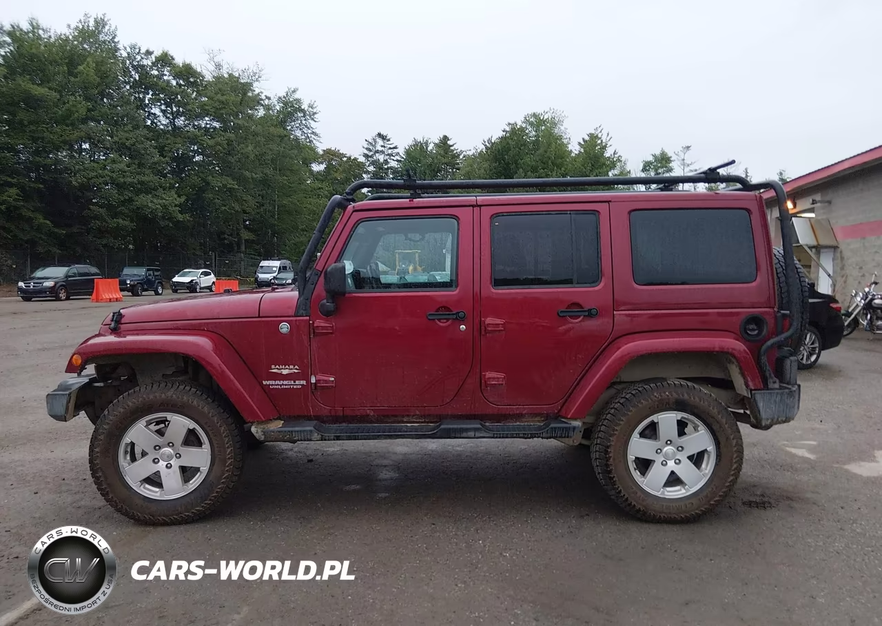 2012 Jeep Wrangler Unlimited Sahara VIN:1C4BJWEG1CL197505 - 14