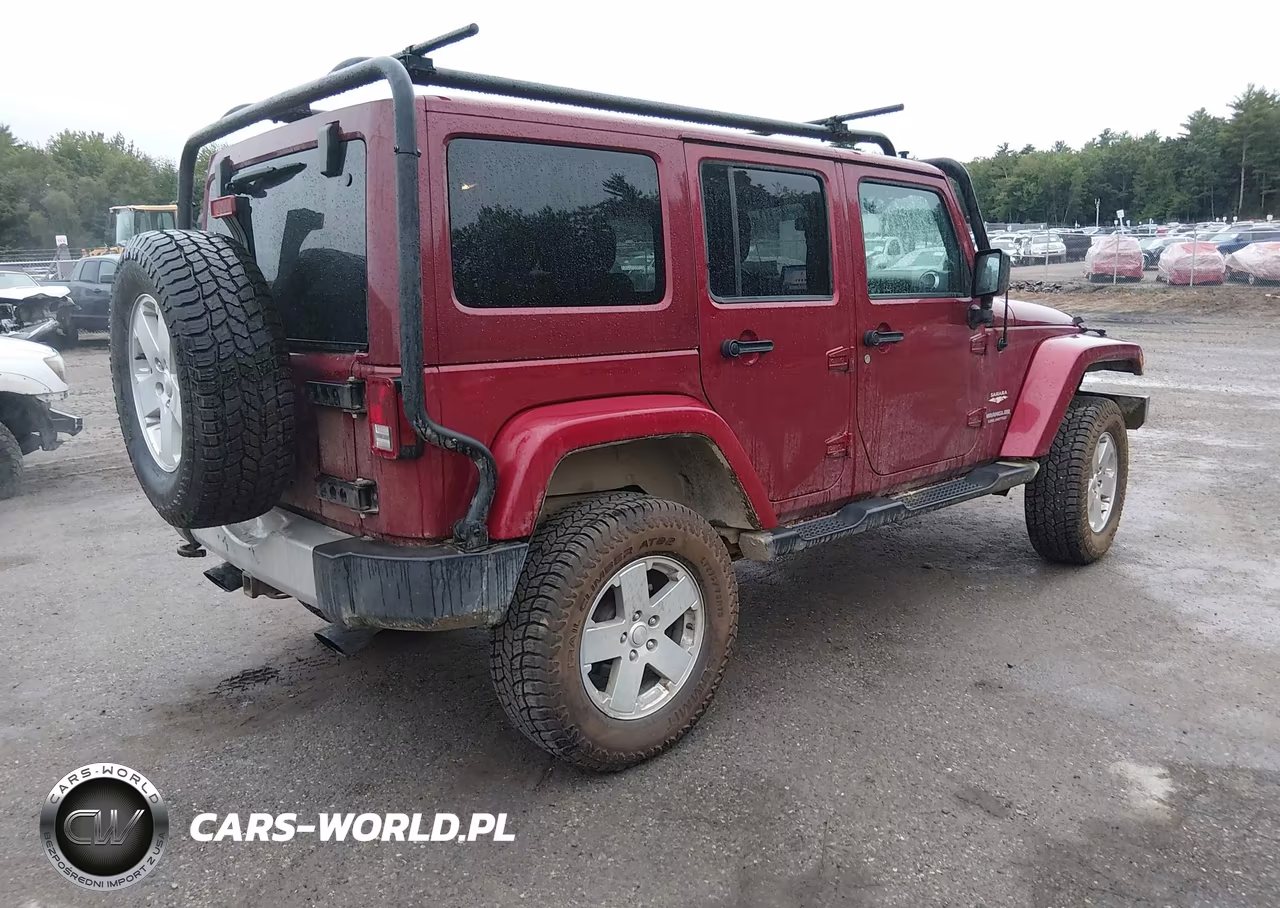 2012 Jeep Wrangler Unlimited Sahara VIN:1C4BJWEG1CL197505 - 4