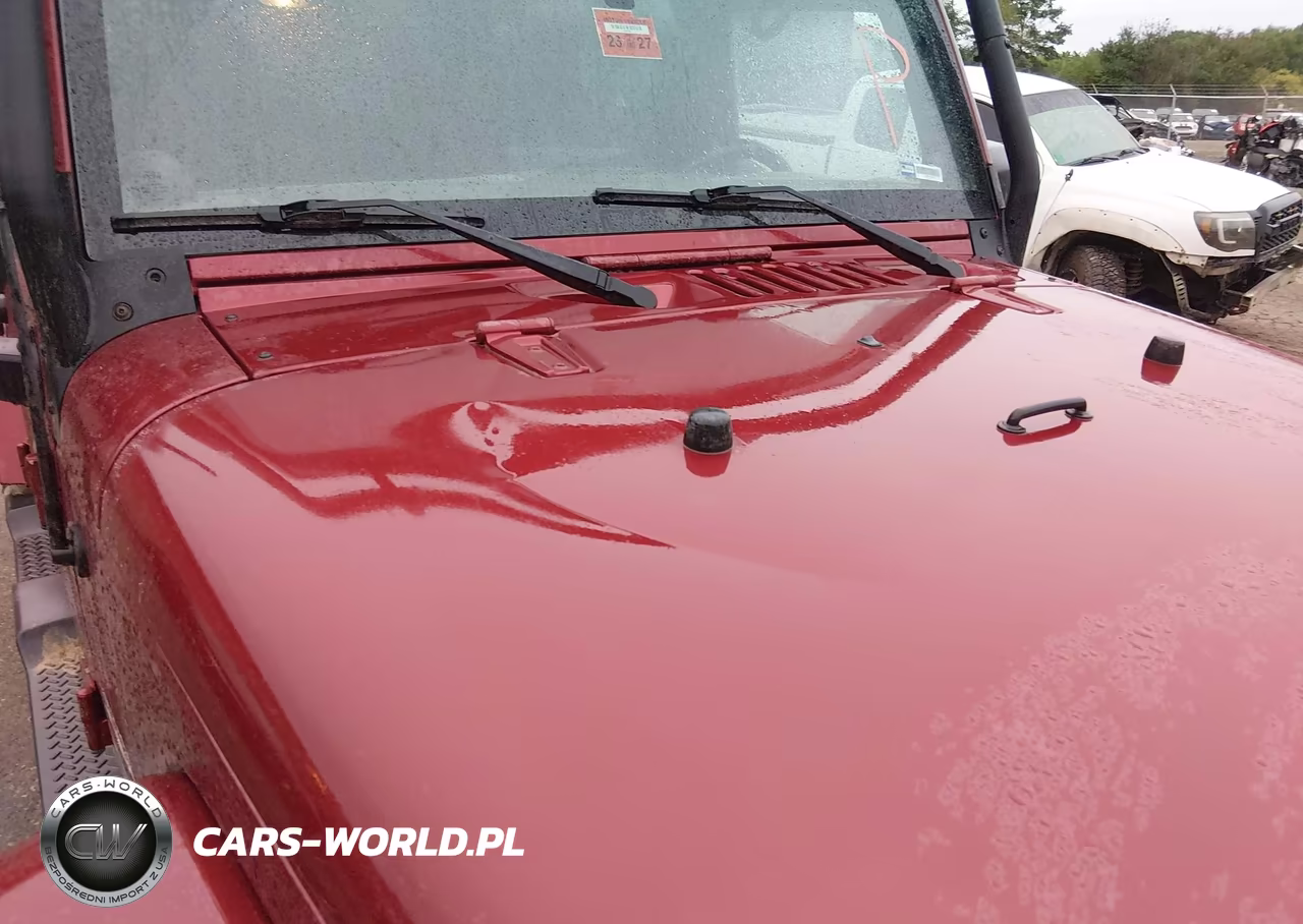 2012 Jeep Wrangler Unlimited Sahara VIN:1C4BJWEG1CL197505 - 6