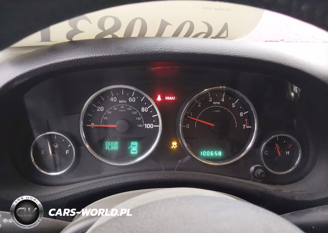 2012 Jeep Wrangler Unlimited Sahara VIN:1C4BJWEG1CL197505 - 7