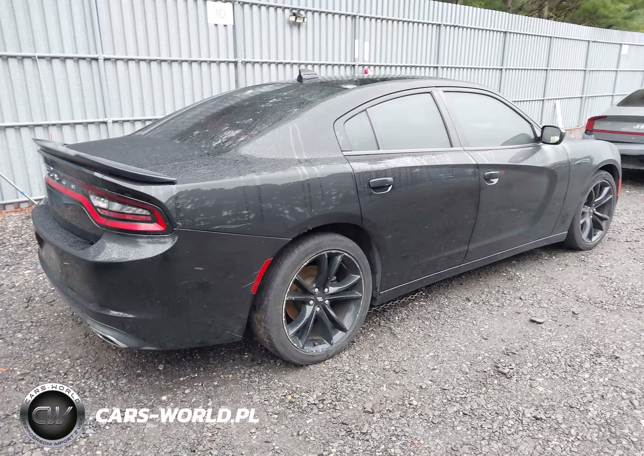2017 Dodge Charger Sxt Rwd VIN:2C3CDXHG3HH585213 - 4