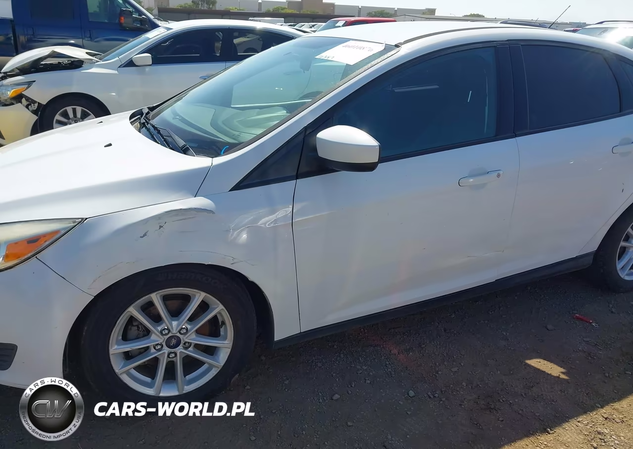 2018 Ford Focus Se VIN:1FADP3F24JL250192 - 13