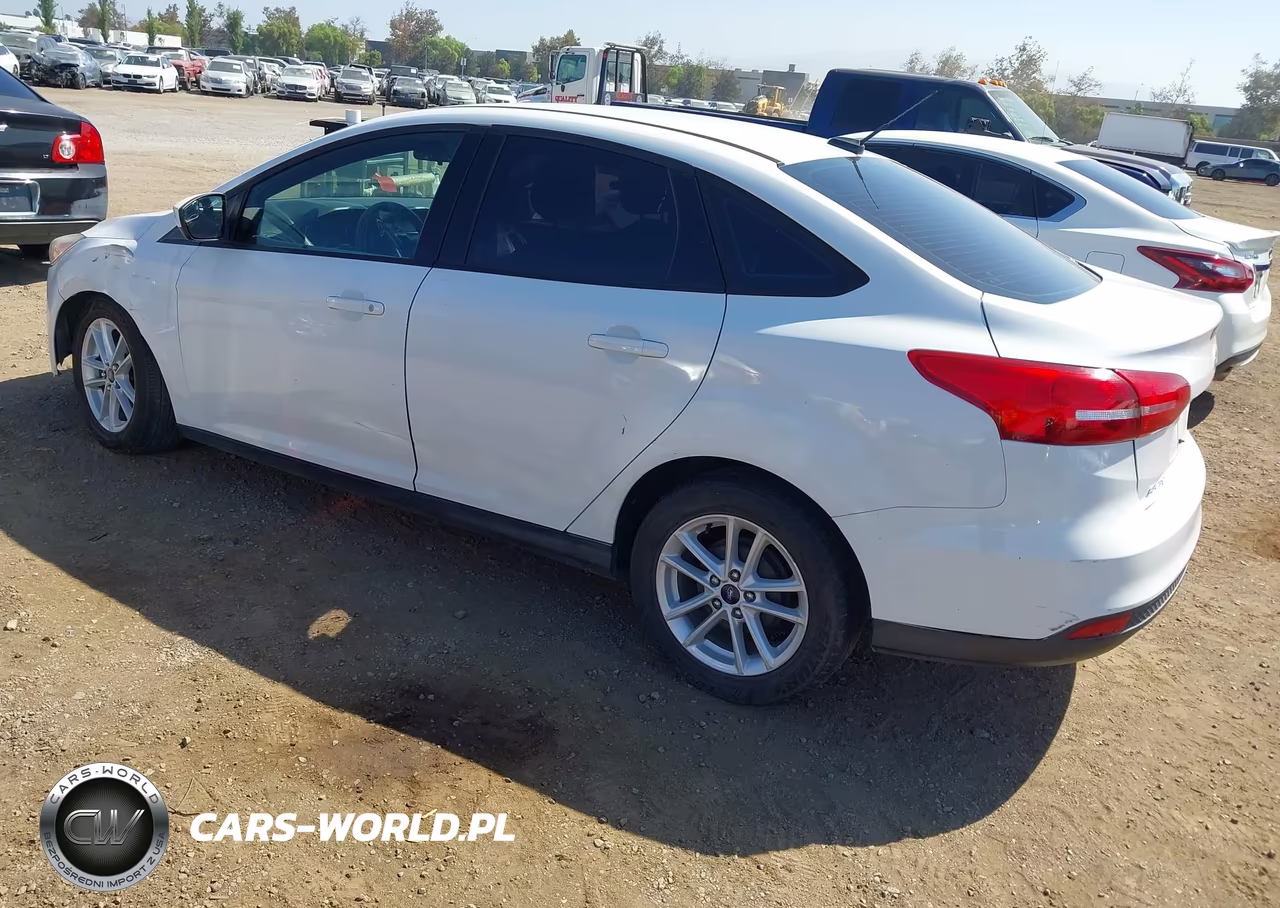 2018 Ford Focus Se VIN:1FADP3F24JL250192 - 3