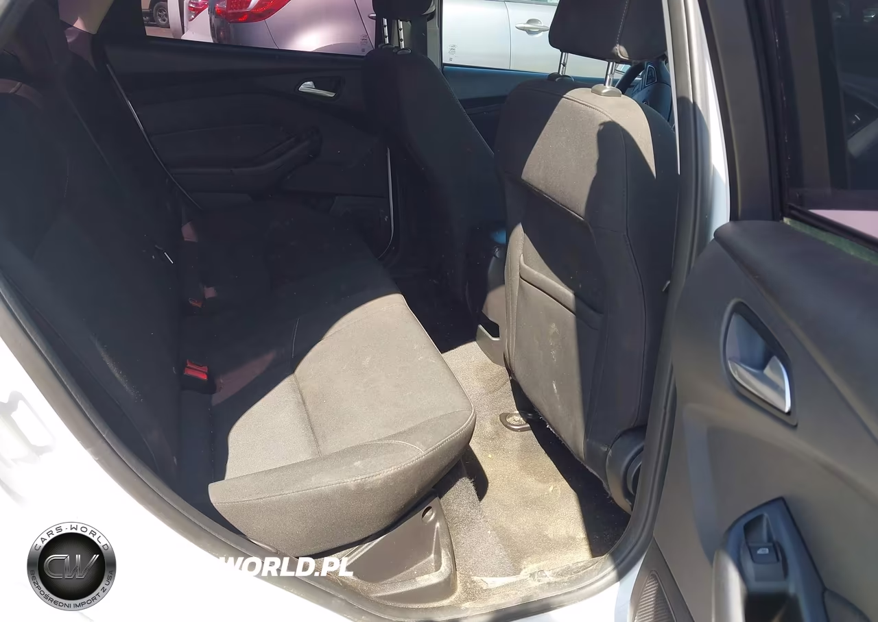 2018 Ford Focus Se VIN:1FADP3F24JL250192 - 8