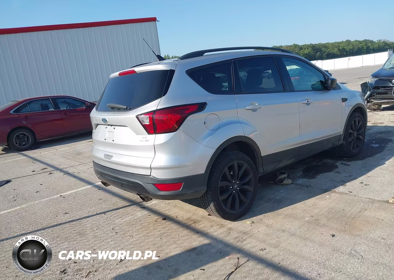 2019 Ford Escape Se VIN:1FMCU9GD2KUA65034 - 4