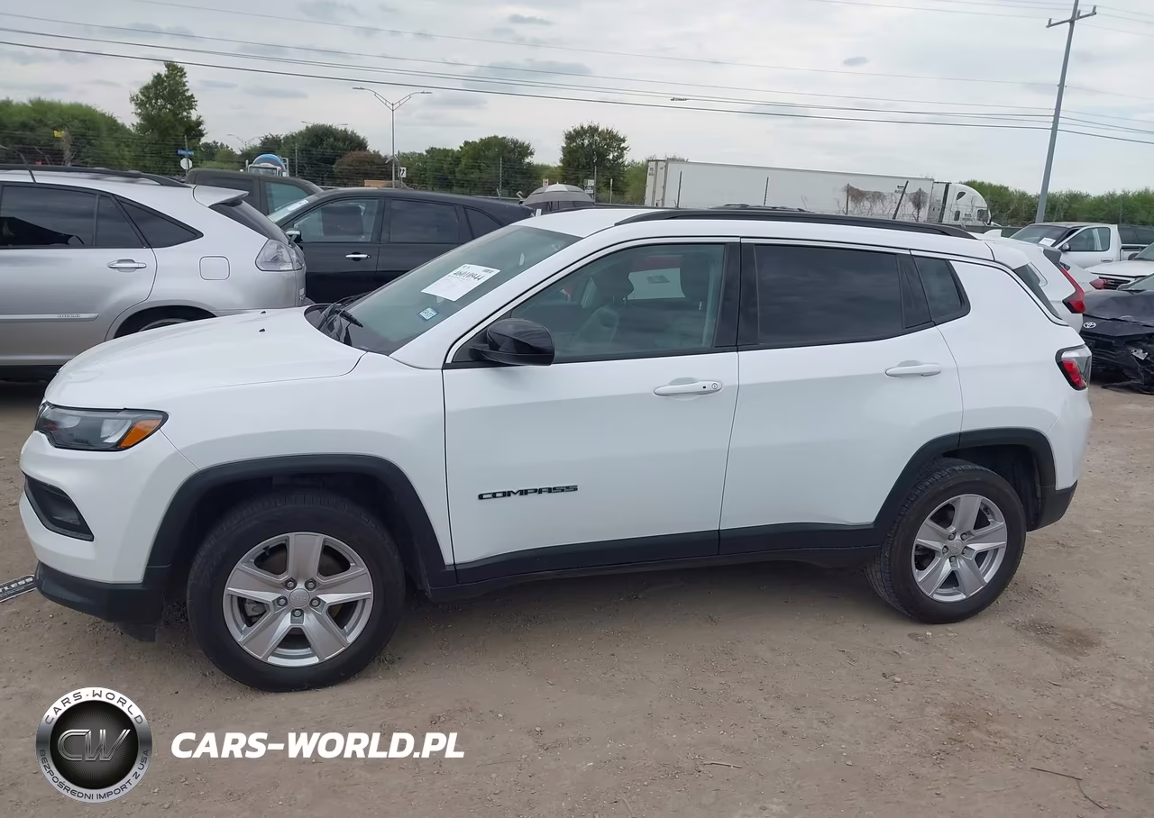 2022 Jeep Compass Latitude 4X4 VIN:3C4NJDBB1NT205975 - 13