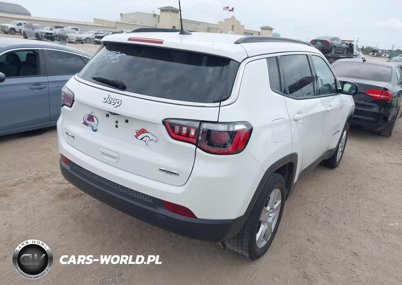2022 Jeep Compass Latitude 4X4 VIN:3C4NJDBB1NT205975 - 4