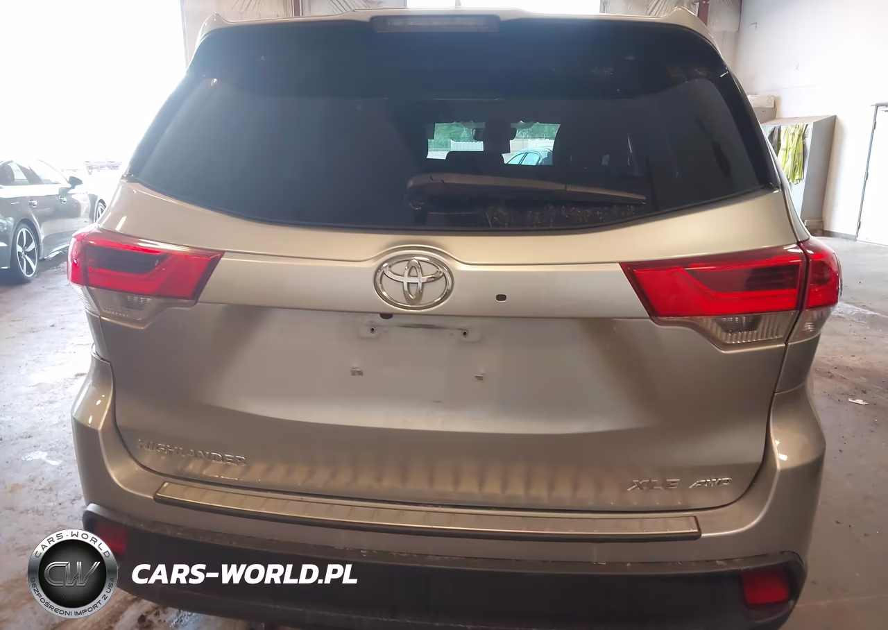 2018 Toyota Highlander Xle VIN:5TDJZRFH2JS871881 - 16
