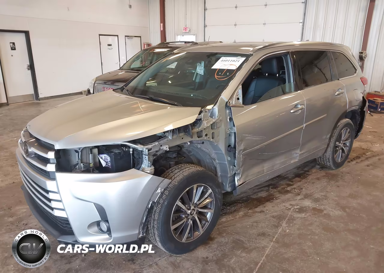 2018 Toyota Highlander Xle VIN:5TDJZRFH2JS871881 - 2