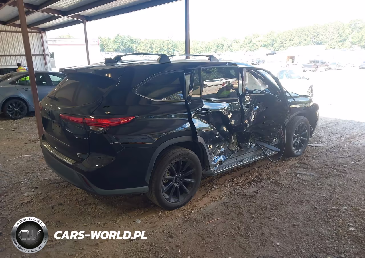 2022 Toyota Highlander Xle VIN:5TDHZRAH5NS125341 - 4
