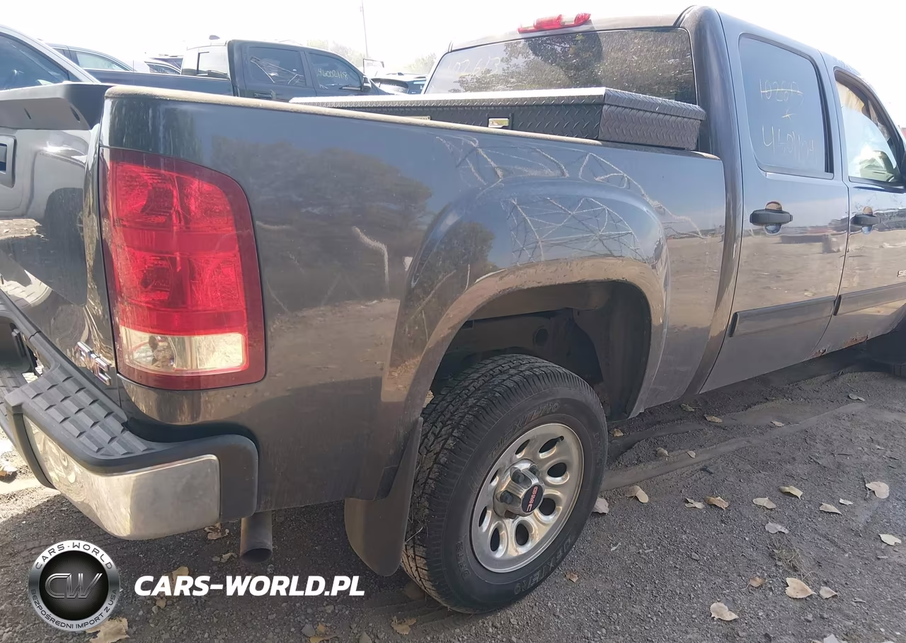 2010 GMC Sierra 1500 Sl VIN:3GTRCUEA9AG102613 - 4